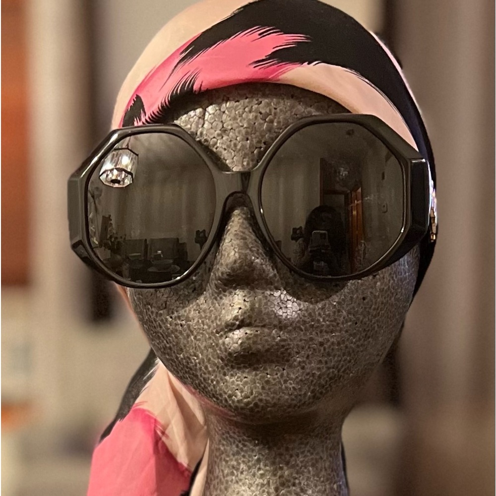 Versace Greek Key Geometric Sunglasses (Acetate) w/ detachable chain.